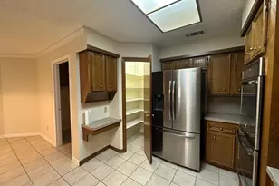 239 Kings Way, Stafford, TX 77477 - Photo 9