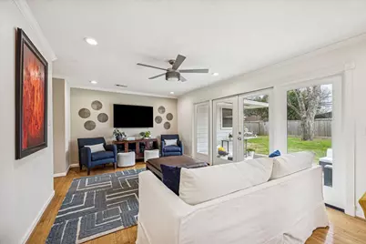 4721 Kingfisher Drive, Houston, TX 77035 - Photo 5