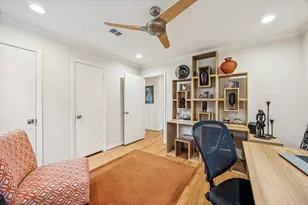 4721 Kingfisher Dr, Houston, TX 77035 - Photo 19