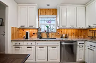 1314 E 34th St, Houston, TX 77022 - Photo 9