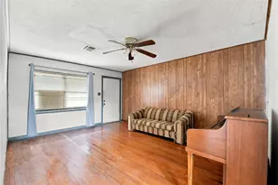 5805 Bretshire Dr, Houston, TX 77016 - Photo 3