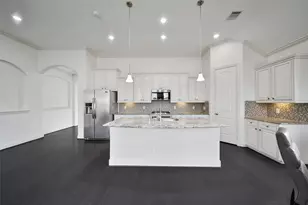 11030 Sarah Bluff Ln, Cypress, TX 77433 - Photo 9
