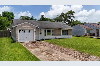 409 Center Way, Lake Jackson, TX 77566 - Photo 1