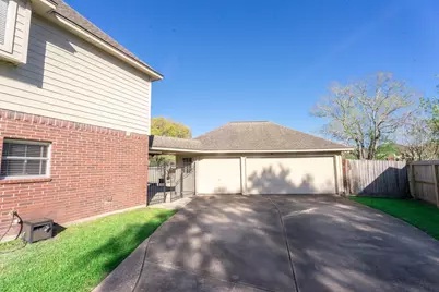 1209 Twin Oaks Street, Friendswood, TX 77546 - Photo 5