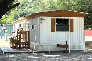 906 E Calhoun St, El Campo, TX 77437 - Photo 13
