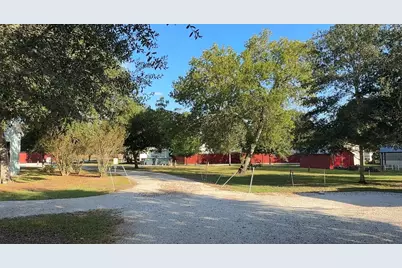906 E Calhoun Street, El Campo, TX 77437 - Photo 15
