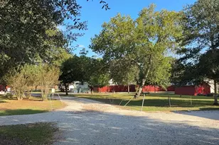 906 E Calhoun St, El Campo, TX 77437 - Photo 15