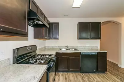 5826 Dawn Terrace Court, Houston, TX 77048 - Photo 5