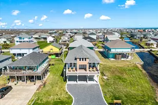 950 Sue Dr, Crystal Beach, TX 77650 - Photo 27