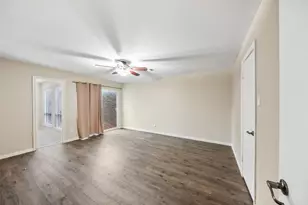 1926 Maple Lakes Dr, Houston, TX 77339 - Photo 23