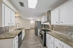 1926 Maple Lakes Dr, Houston, TX 77339 - Photo 17