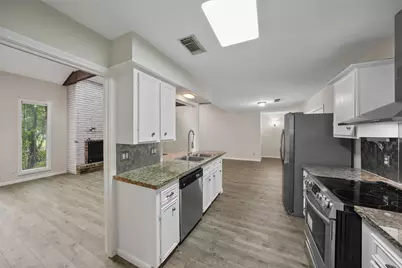 1926 Maple Lakes Drive, Houston, TX 77339 - Photo 17
