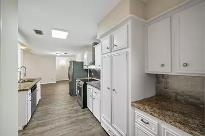 1926 Maple Lakes Drive, Houston, TX 77339 - Photo 19