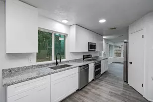 5006 Village Springs Dr, Houston, TX 77339 - Photo 27