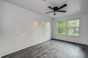 5006 Village Springs Dr, Houston, TX 77339 - Photo 33