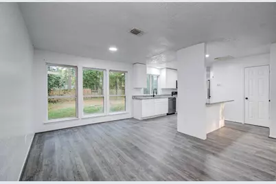 5006 Village Springs Drive, Houston, TX 77339 - Photo 11