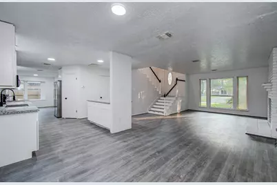 5006 Village Springs Drive, Houston, TX 77339 - Photo 13