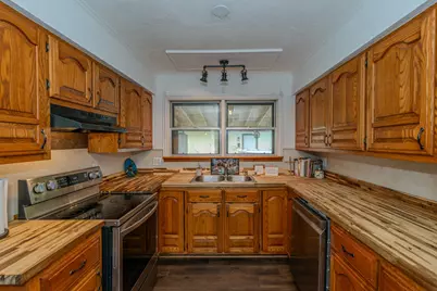 711 S 6th Street, Nederland, TX 77627 - Photo 13