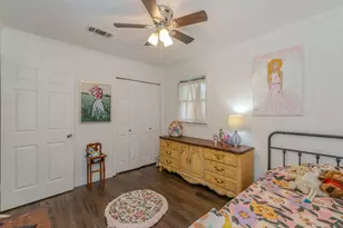 711 S 6th St, Nederland, TX 77627 - Photo 25