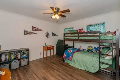 711 S 6th Street, Nederland, TX 77627 - Photo 31