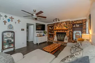 711 S 6th St, Nederland, TX 77627 - Photo 7