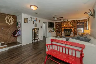 711 S 6th St, Nederland, TX 77627 - Photo 5