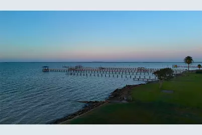 5330 Bayside Drive, Baytown, TX 77523 - Photo 33