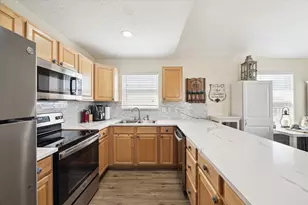 4003 Reeves Dr, Galveston, TX 77554 - Photo 11