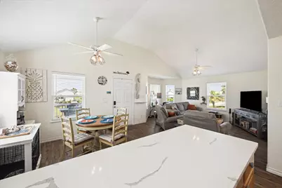 4003 Reeves Drive, Galveston, TX 77554 - Photo 5