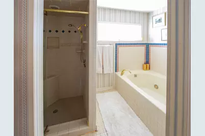 7918 Fairdale Lane, Houston, TX 77063 - Photo 17