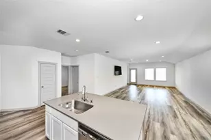 14734 Sweetwater Dr, Baytown, TX 77523 - Photo 9