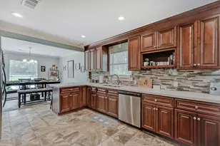 450 Piney Point Dr, Sour Lake, TX 77659 - Photo 7