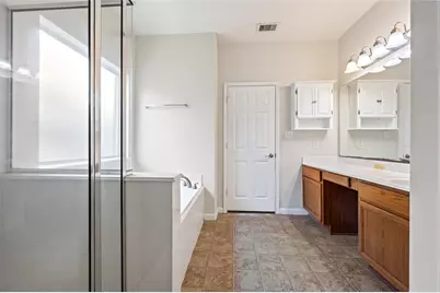 8618 E Highlands Crossing, Highlands, TX 77562 - Photo 15