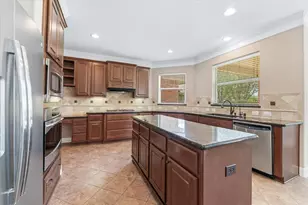 18715 N Thomas Shore Dr, Cypress, TX 77433 - Photo 11