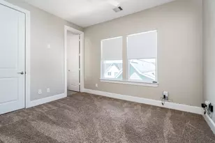 8624 Emnora Ln, Houston, TX 77080 - Photo 9