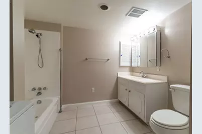 5239 Arboles Drive #G, Houston, TX 77035 - Photo 9