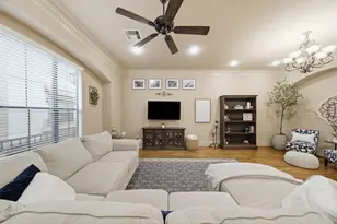 5950 Kiam St, Houston, TX 77007 - Photo 9