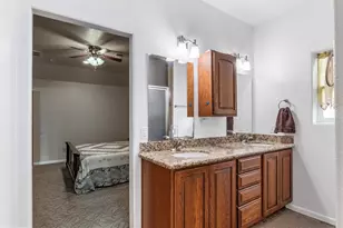 7909 Powerline Rd, Richmond, TX 77469 - Photo 17