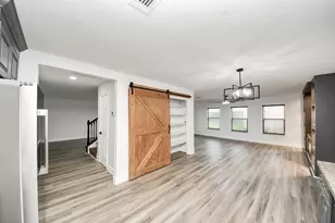 1910 Fallow Ln, Houston, TX 77049 - Photo 3