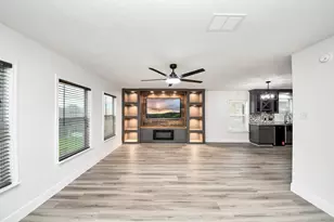 1910 Fallow Ln, Houston, TX 77049 - Photo 9