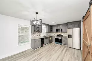 1910 Fallow Ln, Houston, TX 77049 - Photo 5