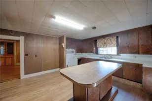 705 Baumgarten St, Schulenburg, TX 78956 - Photo 11