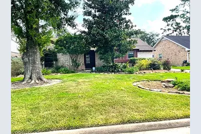 2310 Brooktree Drive, Houston, TX 77008 - Photo 9