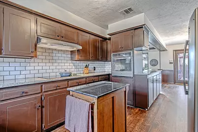 2310 Brooktree Drive, Houston, TX 77008 - Photo 13