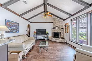 2310 Brooktree Dr, Houston, TX 77008 - Photo 7