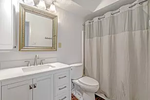 2310 Brooktree Dr, Houston, TX 77008 - Photo 29