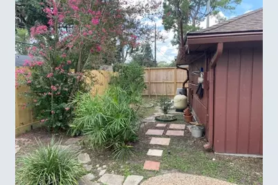 2310 Brooktree Drive, Houston, TX 77008 - Photo 37