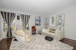5230 Arboles Dr, Houston, TX 77035 - Photo 9