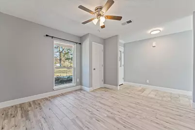 215 Hillcrest Drive, Conroe, TX 77303 - Photo 5