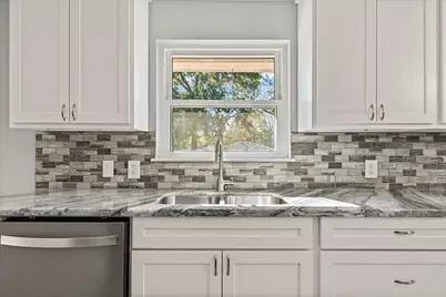 215 Hillcrest Drive, Conroe, TX 77303 - Photo 11